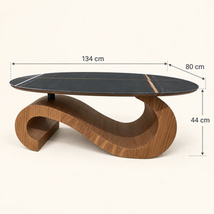 Table basse sculpturale en S – Base en noyer et plateau ovale noir effet marbre