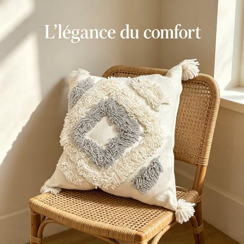 Coussin écru à losanges concentriques gris clair – 45 × 45 cm