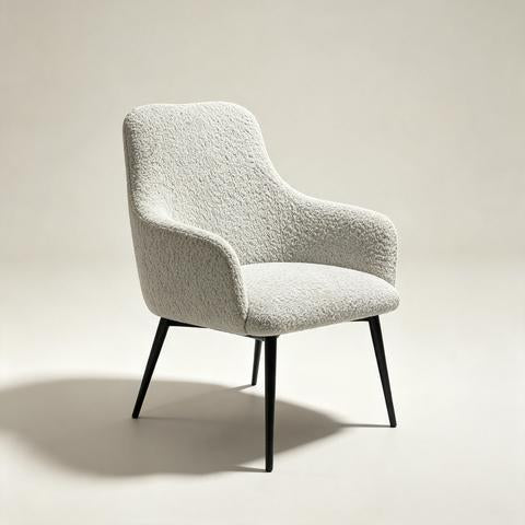 Fauteuil contemporain gris clair en tissu bouclé