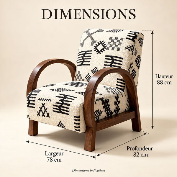 Fauteuil bohème en tissu écru à motifs géométriques et bois foncé