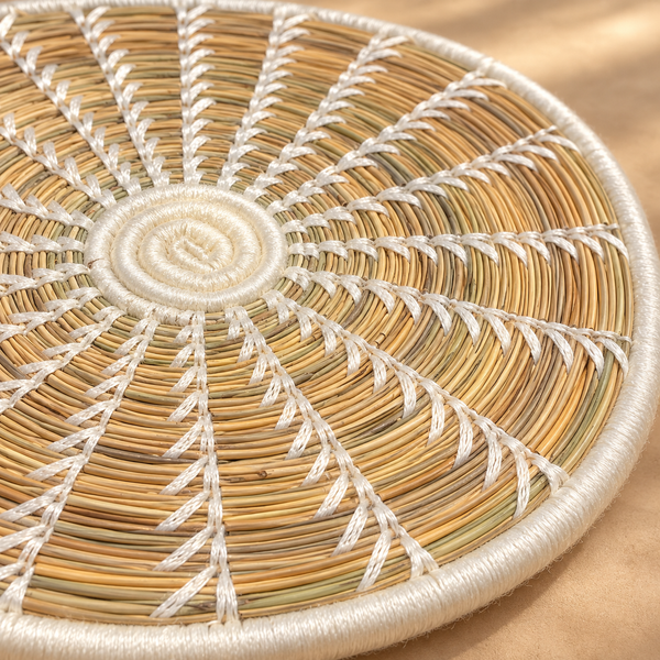 Panier de rangement rond tressé main – Fibres naturelles et broderie blanche, motif étoile