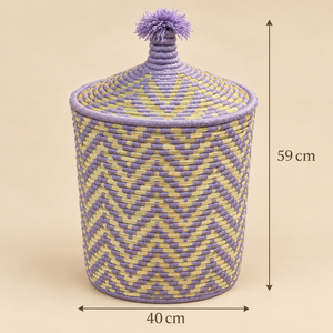 Panier de rangement avec couvercle et pompon, fibres naturelles et fil lilas, style berbère