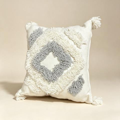 Coussin écru à losanges concentriques gris clair – 45 × 45 cm