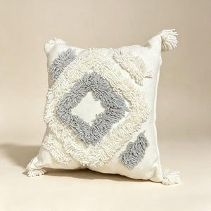 Coussin écru à losanges concentriques gris clair – 45 × 45 cm