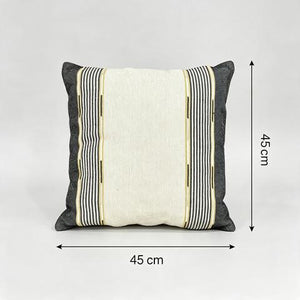 Coussin crème à rayures verticales noires et dorées – 45 × 45 cm
