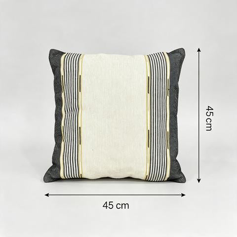 Coussin crème à rayures verticales noires et dorées – 45 × 45 cm