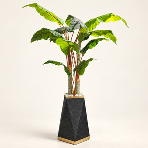 Bananier artificiel en pot géométrique noir et laiton – Plante haute effet naturel