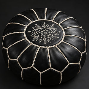 Pouf Marocain Rond en Cuir Noir avec Broderie Blanche