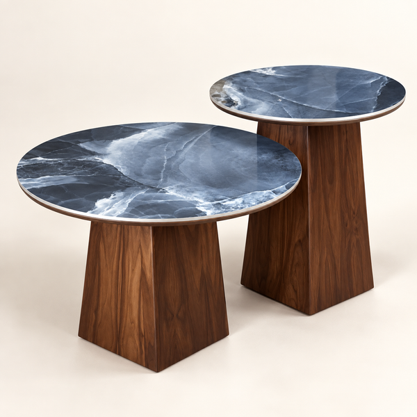 Set de 2 tables basses gigognes « Océan » – Plateaux effet marbre bleu et pieds en bois noyer