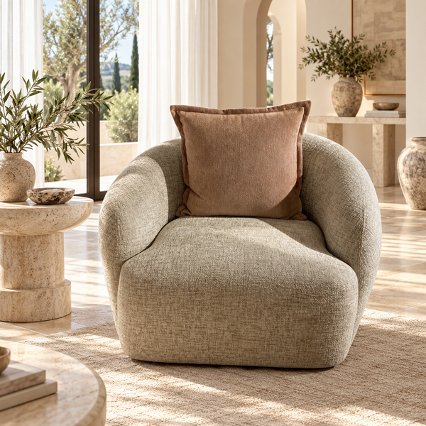 Fauteuil « Cocon » en tissu bouclé beige – Forme arrondie enveloppante