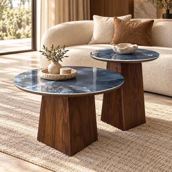 Set de 2 tables basses gigognes « Océan » – Plateaux effet marbre bleu et pieds en bois noyer