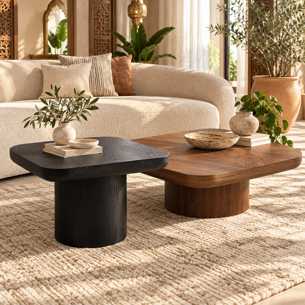 Table basse carrée en bois noir – Pied central cylindrique & veinures apparentes