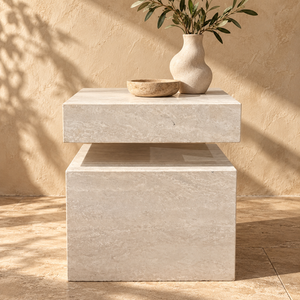 Table de chevet « Cube » en pierre effet travertin – Design géométrique à blocs décalés