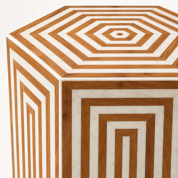 Table basse ronde « Raphia » en corde tressée – Plateau rond en bois effet noyer