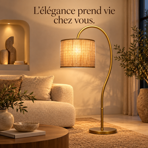 Lampadaire arqué « Aurore » – Pied noir, tige dorée et abat-jour en bambou