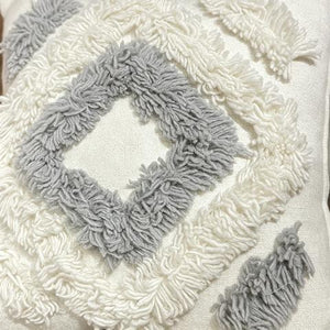Coussin écru à losanges concentriques gris clair – 45 × 45 cm