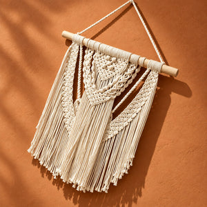 Macramé Mural Bohème en Coton Blanc Écru avec Barre en Bois