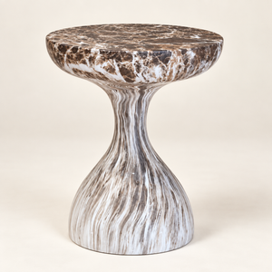 Table d'appoint « Sablier » effet marbre marron et blanc – Forme galbée, plateau rond