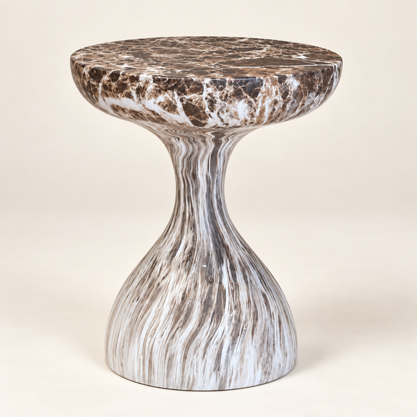 Table d'appoint « Sablier » effet marbre marron et blanc – Forme galbée, plateau rond