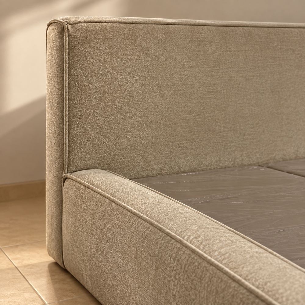 Lit Plateforme Taupe en Velours Ras, Tête de Lit Droite avec Passepoil