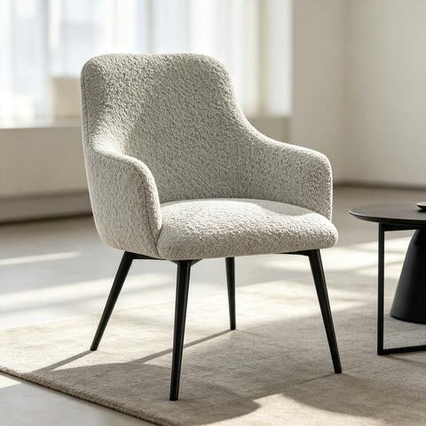 Fauteuil contemporain gris clair en tissu bouclé
