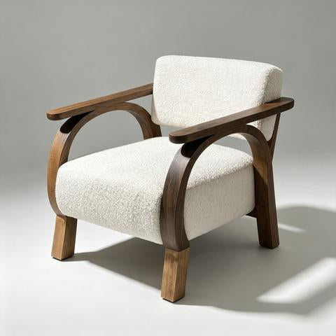 Fauteuil contemporain en bouclé blanc cassé et bois foncé