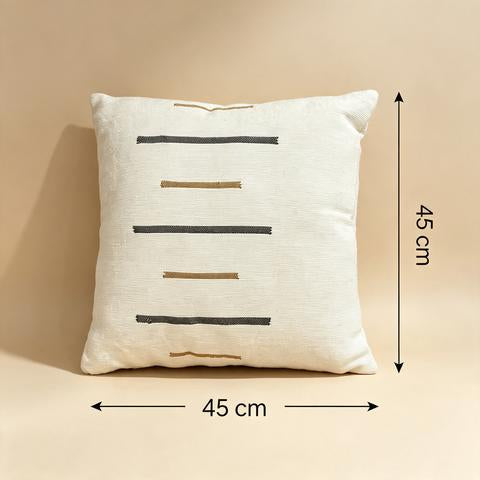 Coussin écru à tirets horizontaux gris et beige – 45 × 45 cm