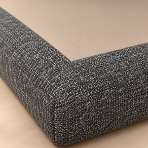 Lit tapissé à tête de lit ondulée – Tissu chiné gris anthracite et cadre bas rembourré5