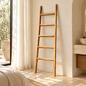 Échelle décorative « Nomade » en bois naturel – 5 barreaux, porte-serviettes et plaids