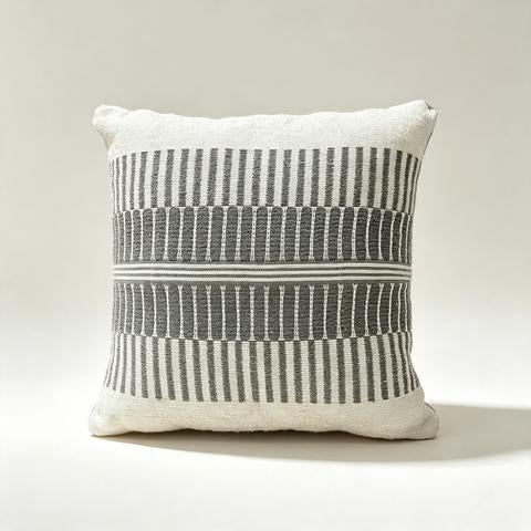 Coussin décoratif écru à motifs géométriques anthracite