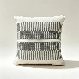 Coussin décoratif écru à motifs géométriques anthracite
