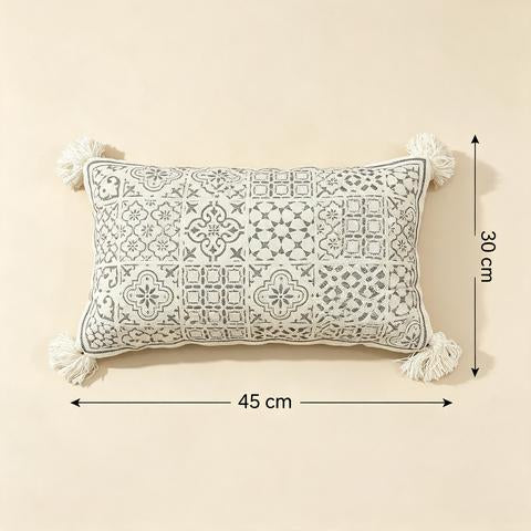Coussin rectangulaire écru à motifs géométriques gris