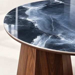 Set de 2 tables basses gigognes « Océan » – Plateaux effet marbre bleu et pieds en bois noyer