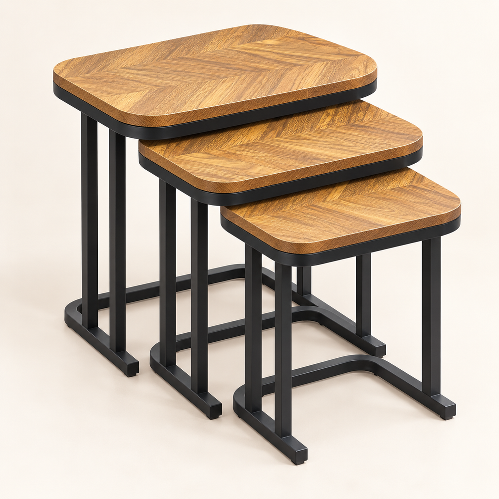 Set de 3 tables gigognes – Plateaux effet bois à chevrons et structure en métal noir