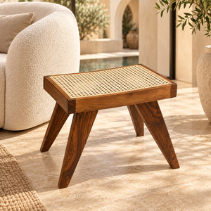 Tabouret bas cannage et bois massif – Style Pierre Jeanneret, jambes compas