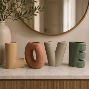 Vases décoratifs LOVE en céramique
