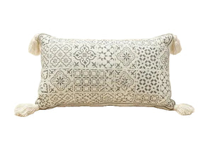 Coussin rectangulaire écru à motifs mosaïque gris anthracite