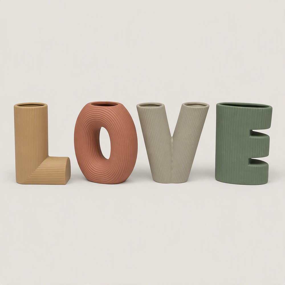 Vases décoratifs LOVE en céramique