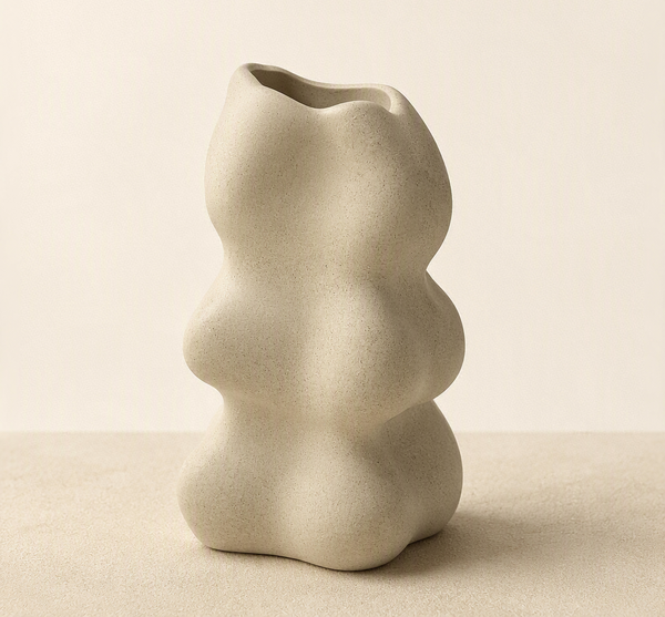 Vase Sculptural Organique en Céramique (needs_edit)