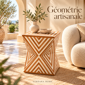 Table d'appoint pincée en marqueterie bois et ivoire – Motif chevrons concentriques