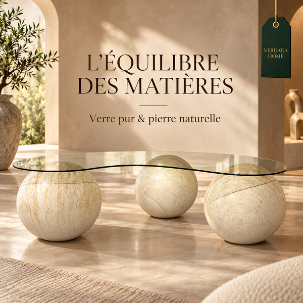 Table basse Sphères : plateau en verre et pieds en travertin