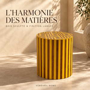 Table d'appoint cylindrique marquetée jaune et bois – Motif géométrique labyrinthe