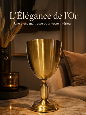 Coupe Décorative Dorée – Élégance Intemporelle