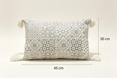 Coussin rectangulaire écru à motifs mosaïque gris anthracite