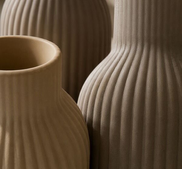 Vase Cylindrique Cannelé en Céramique
